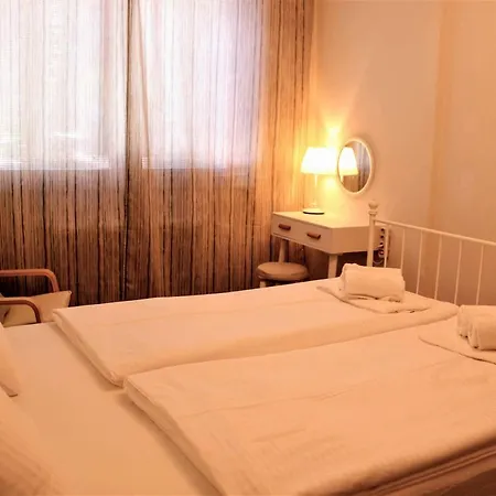 Green Wall Apartment Kaprun