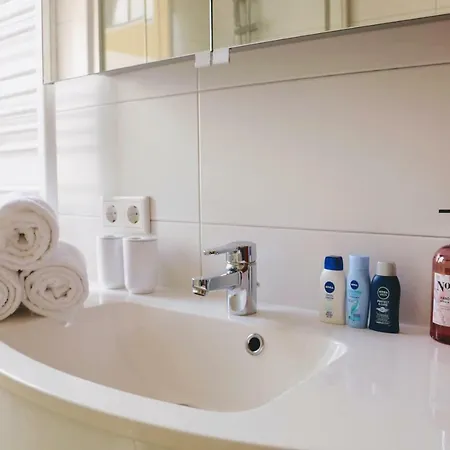 Green Wall Apartment Kaprun