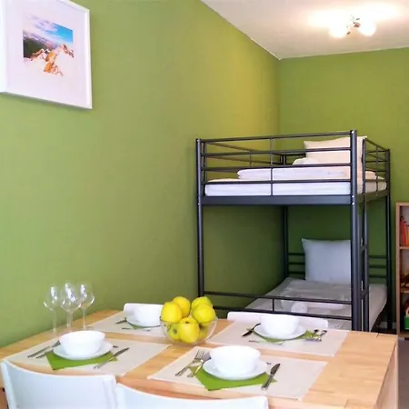 Green Wall Apartment Kaprun 卡普伦