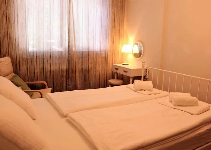 Green Wall Apartment Kaprun