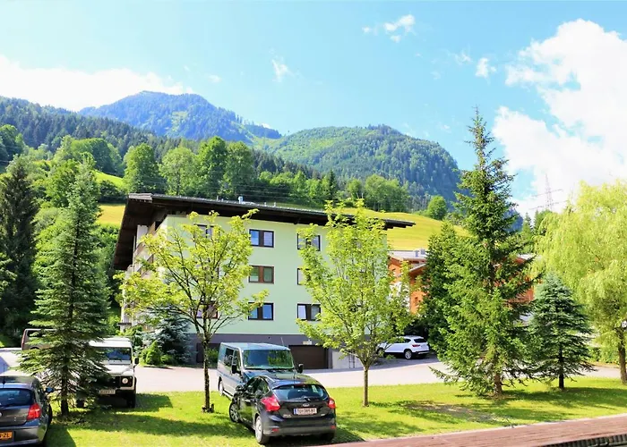 Green Wall Apartment Kaprun Appartamento Kaprun